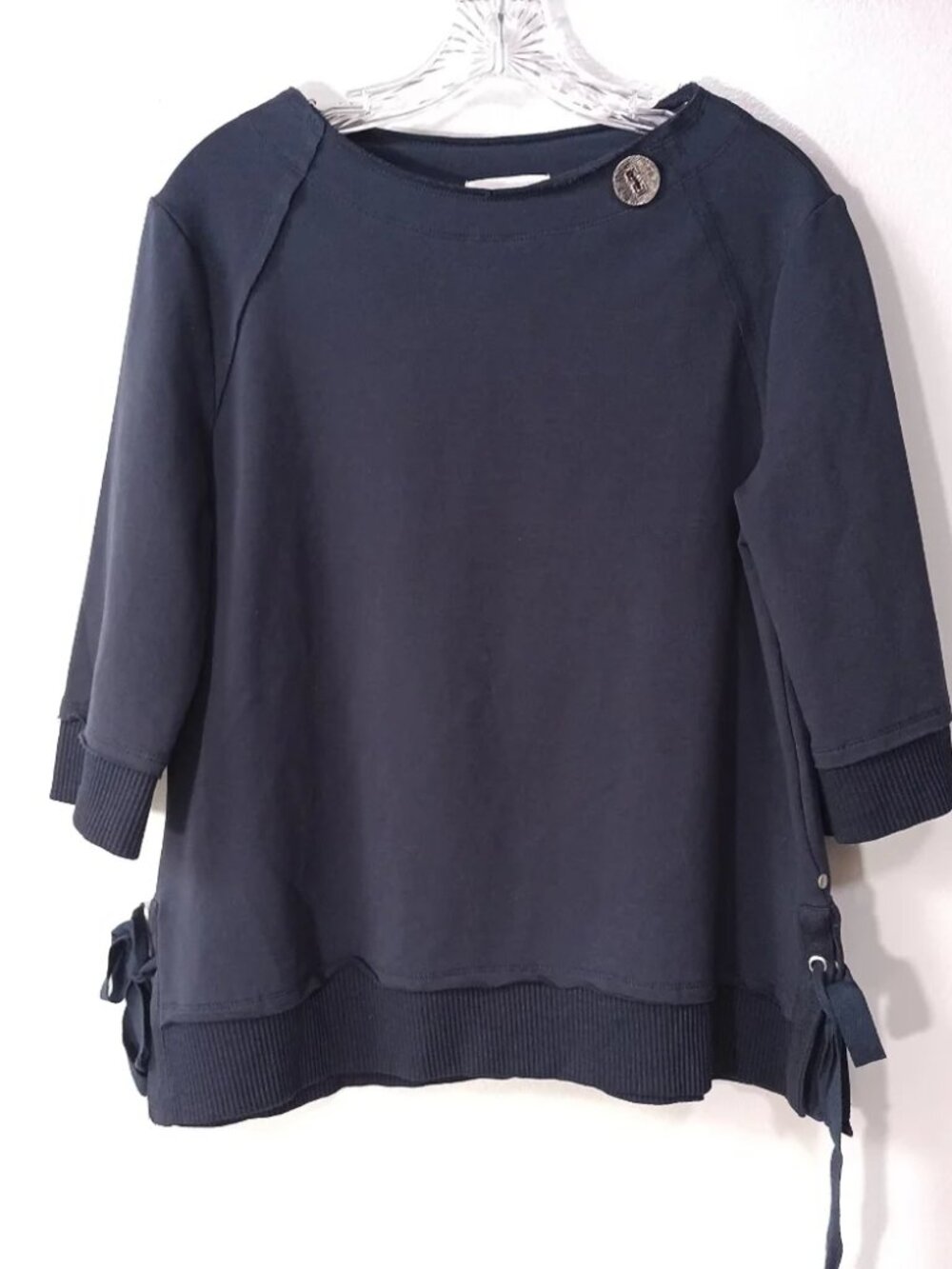 Neon Buddha navy top. Size small